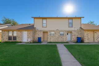 425 SW Thomas Street B, Burleson, TX 76028