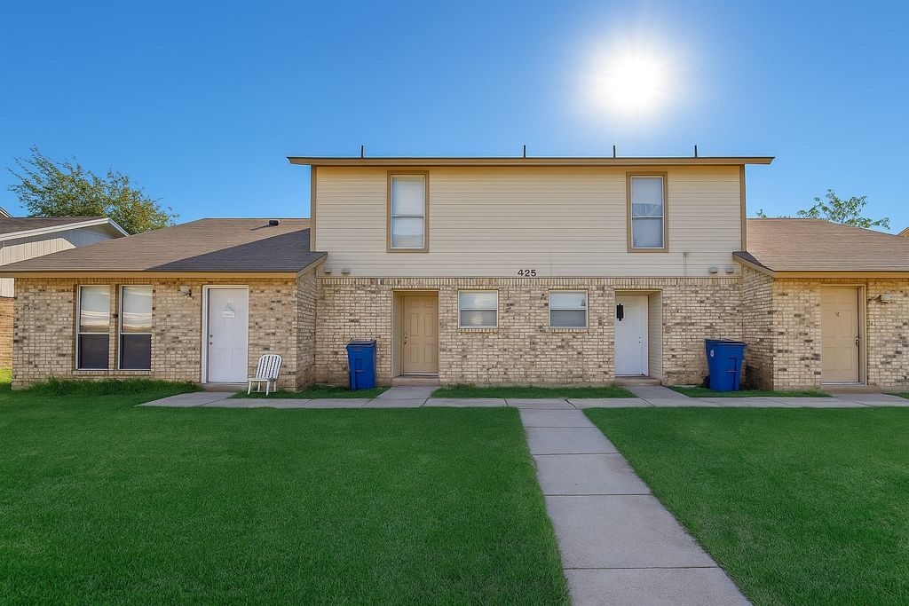 425 SW Thomas Street B, Burleson, TX 76028
