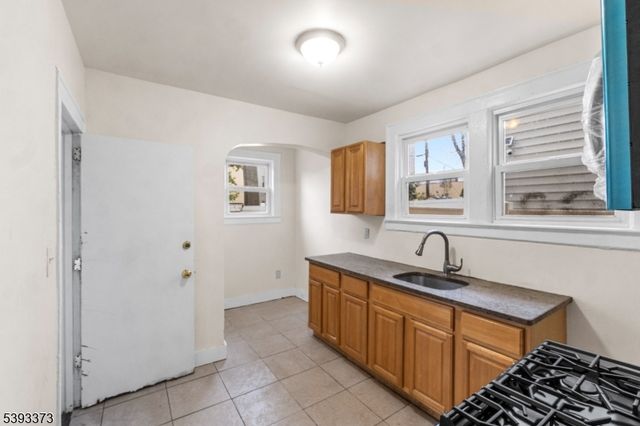 24 Irving Ave, Newark City, NJ 07112