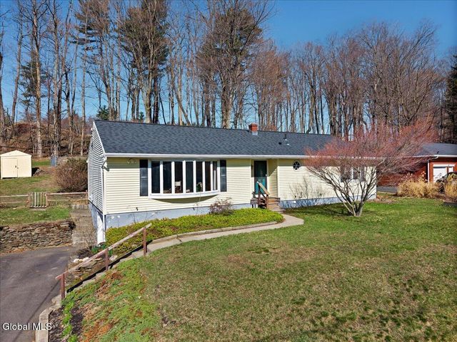 16 Denison Road, Colonie, NY 12309