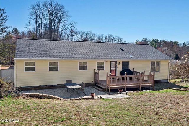 16 Denison Road, Colonie, NY 12309
