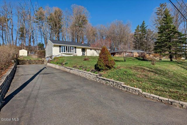 16 Denison Road, Colonie, NY 12309
