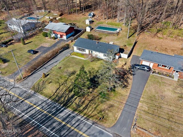16 Denison Road, Colonie, NY 12309
