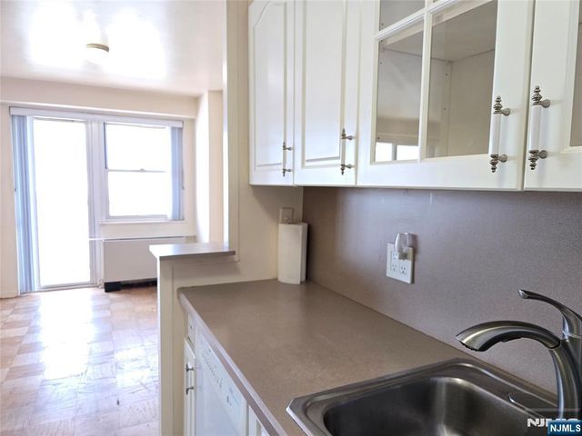 6600 Boulevard East 15D, West New York, NJ 07093