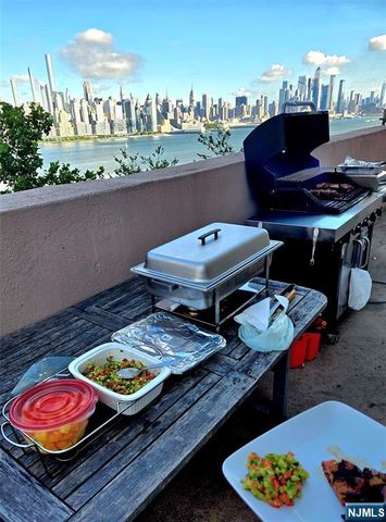 6600 Boulevard East 15D, West New York, NJ 07093