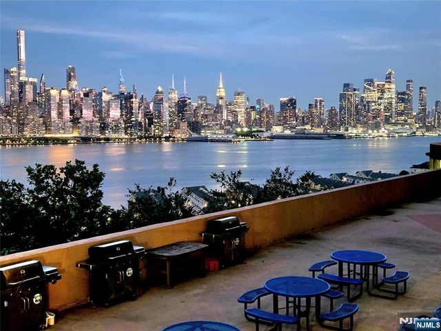 6600 Boulevard East 15D, West New York, NJ 07093