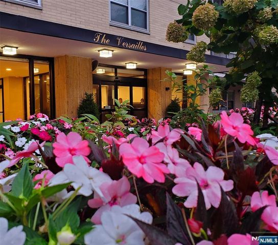 6600 Boulevard East 15D, West New York, NJ 07093