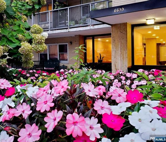 6600 Boulevard East 15D, West New York, NJ 07093