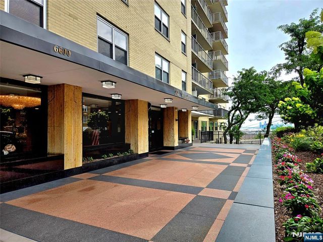 6600 Boulevard East 15D, West New York, NJ 07093