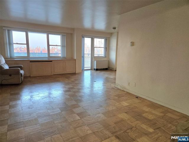 6600 Boulevard East 15D, West New York, NJ 07093