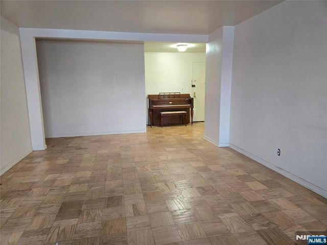 6600 Boulevard East 15D, West New York, NJ 07093
