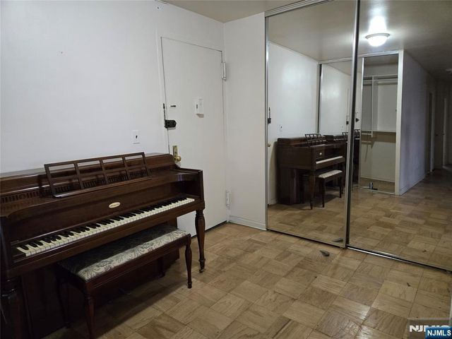 6600 Boulevard East 15D, West New York, NJ 07093