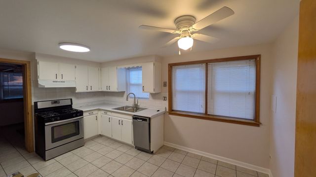 5543 W Edmunds Street 1, Chicago, IL 60630