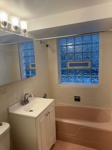 5543 W Edmunds Street 1, Chicago, IL 60630