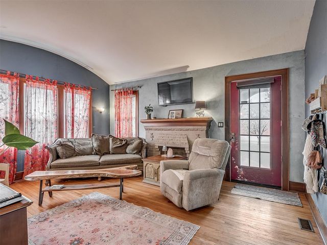 2220 N Indiana Avenue, Oklahoma City, OK 73106