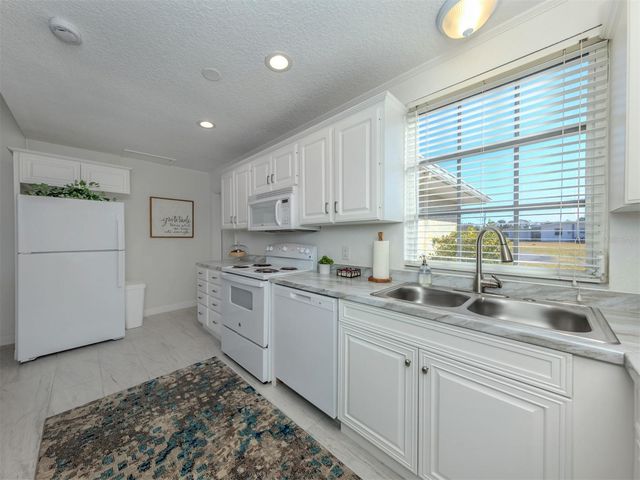 498 BUENA VISTA DRIVE, Nokomis, FL 34275