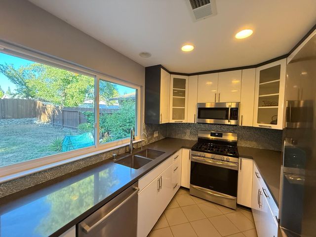 8037 San Cosme Dr, Citrus Heights, CA 95610