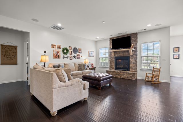 6725 Pleasant Gate Ln, College Grove, TN 37046