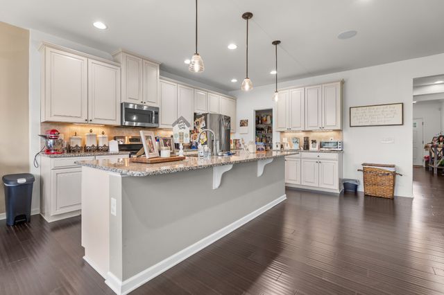 6725 Pleasant Gate Ln, College Grove, TN 37046