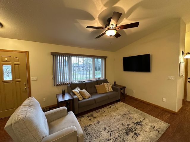 111 W Ridgeview Drive, Starbuck, MN 56381