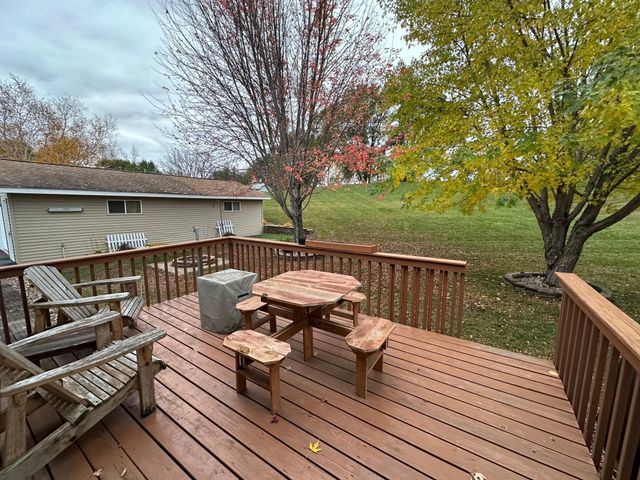 111 W Ridgeview Drive, Starbuck, MN 56381