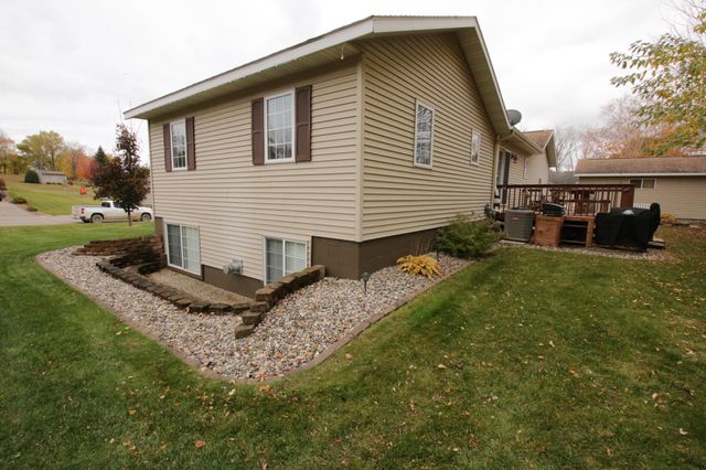 111 W Ridgeview Drive, Starbuck, MN 56381