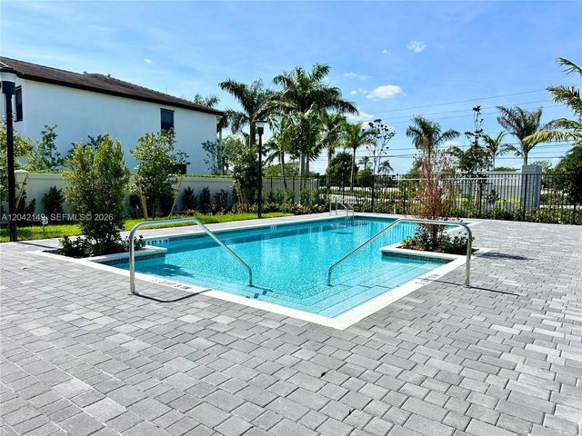 114 SW 184th Place 114, Pembroke Pines, FL 33029
