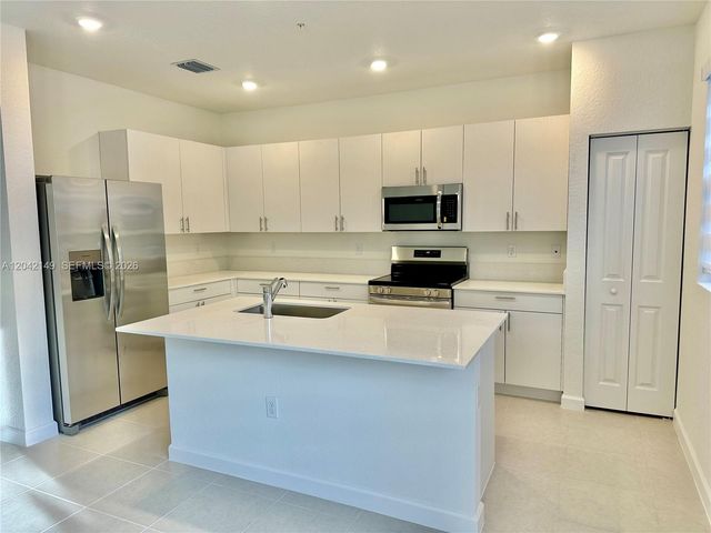 114 SW 184th Place 114, Pembroke Pines, FL 33029