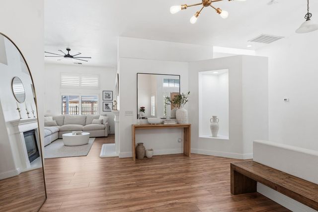1740 N Mckelvy Avenue, Clovis, CA 93619