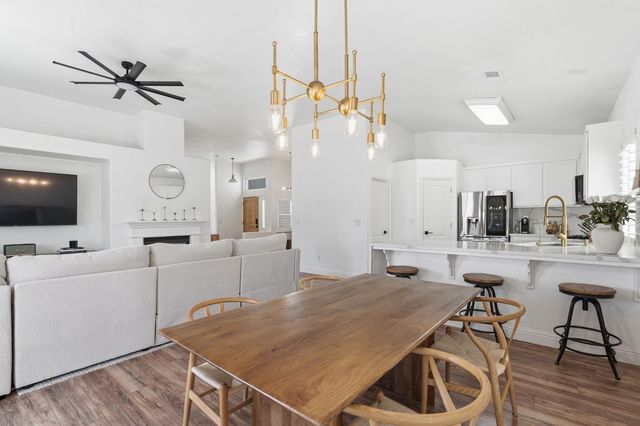 1740 N Mckelvy Avenue, Clovis, CA 93619