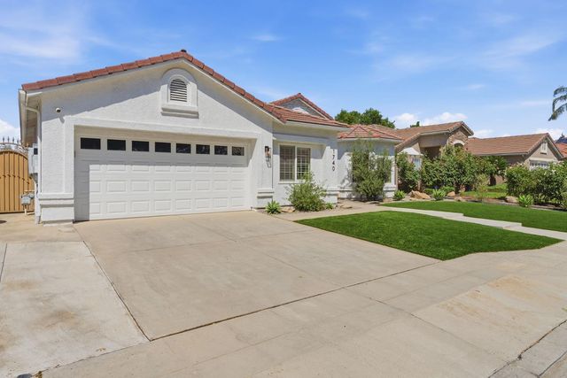 1740 N Mckelvy Avenue, Clovis, CA 93619