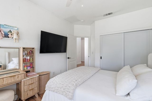 1740 N Mckelvy Avenue, Clovis, CA 93619