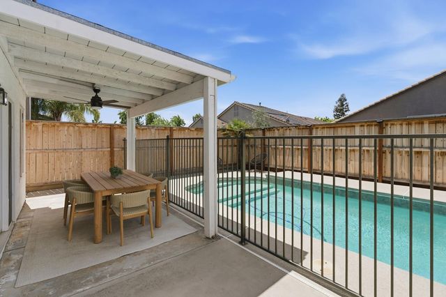 1740 N Mckelvy Avenue, Clovis, CA 93619