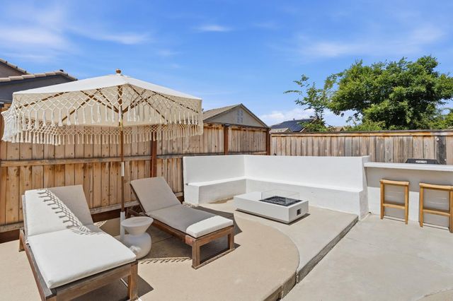 1740 N Mckelvy Avenue, Clovis, CA 93619