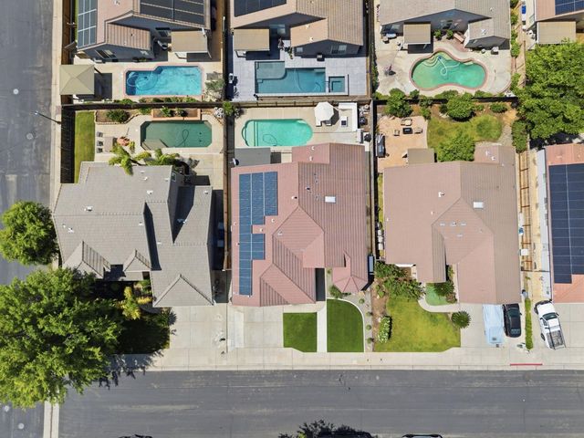 1740 N Mckelvy Avenue, Clovis, CA 93619