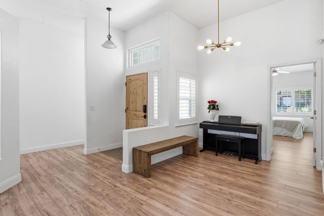 1740 N Mckelvy Avenue, Clovis, CA 93619