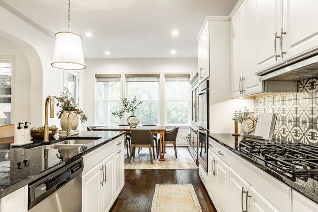 2837 E High Grove Circle, Zionsville, IN 46077