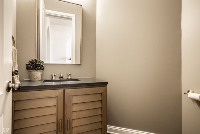 2837 E High Grove Circle, Zionsville, IN 46077