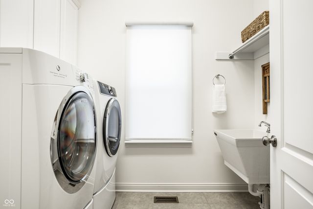 2837 E High Grove Circle, Zionsville, IN 46077