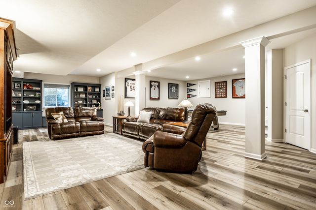 2837 E High Grove Circle, Zionsville, IN 46077