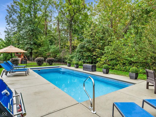 2837 E High Grove Circle, Zionsville, IN 46077