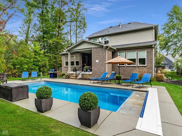 2837 E High Grove Circle, Zionsville, IN 46077