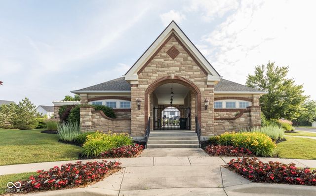 2837 E High Grove Circle, Zionsville, IN 46077