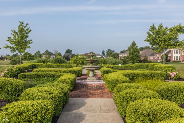 2837 E High Grove Circle, Zionsville, IN 46077