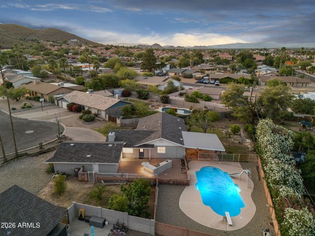 13429 N 29th Place, Phoenix, AZ 85032