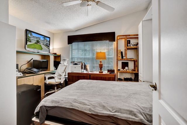 10303 N Andover Coach Ln Apt B1, Lake Worth Beach, FL 33449