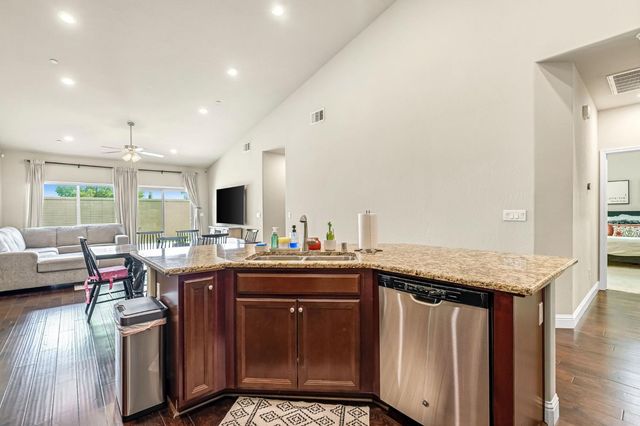 5286 N Maruyama Avenue, Fresno, CA 93723