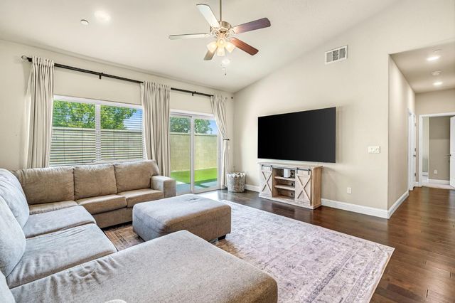 5286 N Maruyama Avenue, Fresno, CA 93723