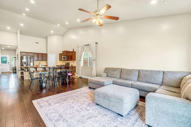 5286 N Maruyama Avenue, Fresno, CA 93723