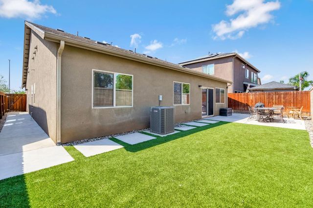 5286 N Maruyama Avenue, Fresno, CA 93723